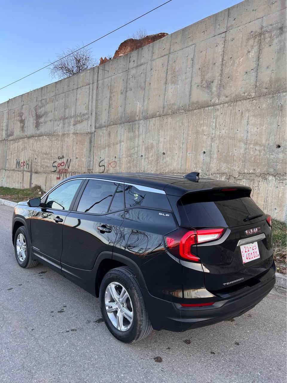 جي ام سي ( GMC ) تيران 2024 SLE 

لون السيارة اسود 

السيارة ماشية : 27 الف

السعر  : 182

بيع فقط

الضرر : بدون ضبع 

1 -اضواء امامية LED 
2- اضواء خلفية LED 
3- حساسات امامية 
4-حساسات خلفية 
5-كامرة خلفية قلابه 
6- بصمة ٤ ابواب 
7- اوتو بريك توقف ذاتي 
8- تحذير اصطدام 
9-رادار خلفي اوتو بريك 
10- رادار جانبي   
11- شاشه كبيره 
12- فول تحكم ستيرن 
13- كير دكم 
14- هاند بريك بصمه 
15-مري تعتيم ذاتي 
16- تبريد قطعتين
17- سيتم صوت جبار
18- اوامر صوتية  
19- داتا شوو   
21- بصمة تشغيل وابواب 
22 - تشغيل عن بعد 
23- نضام AWD 
24- نضام ABS مانع انزلاق
25-اوتو ستوب اطفاء المحرك في الازدحام لتقليل صرف الوقود 
26- محرك السيارة 1500 توربو  

السيارة بدون رقم تترقم شمالي دخول جديد 
  
السعر : 182

مكان السيارة دهوك

***********  كورك / واتساب دهوك, العراق
