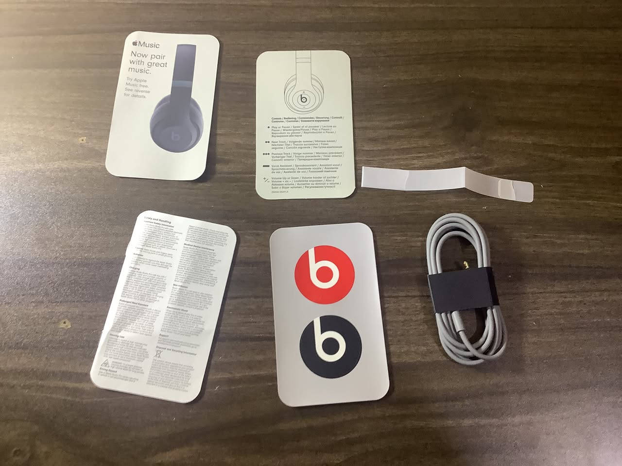 سماعة Beats Studio Pro  اقوى و احدث اصدار اصلية ربط برنامج   نفس نظام سماعات ابل سعر 160 قفل   وية توصيل مكاني ديالى بعقوبة اذا ما تقدر تراسلني دزلي طلب صداقة  واني أراسلك


**إذا كنت صاحب هذا الإعلان وتريد حذفه لأي سبب، رجاءا أرسل رسالة إلى الدعم الفني**