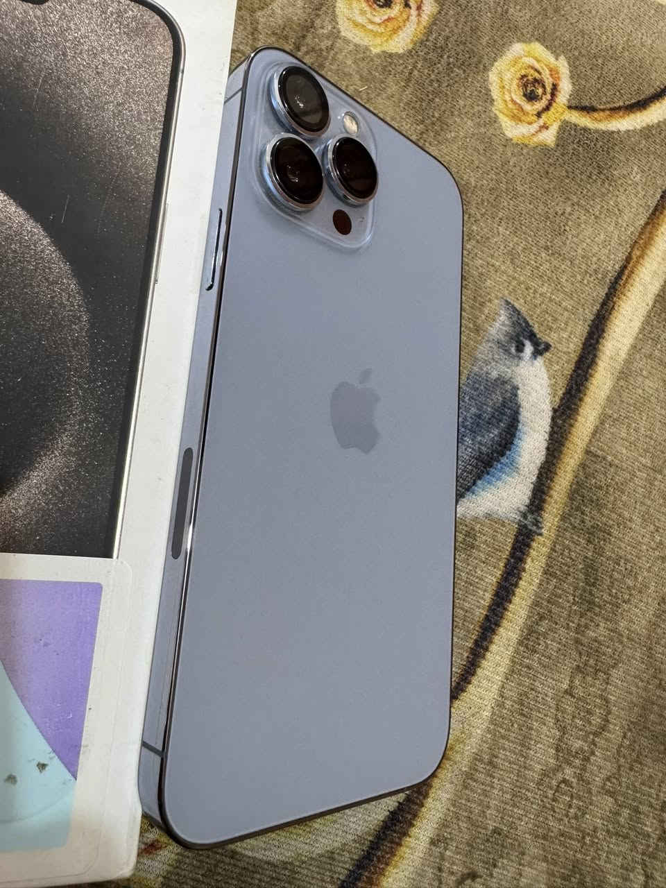 آيفون 13pro max أمريكي
ذاكرة 256
بطارية81الاصليه لامعلايه ولاملعوب بيها
وتر بروف جهاز نضيف ومكفول 
السعر 725وبيه مجال بسيط 
***********
