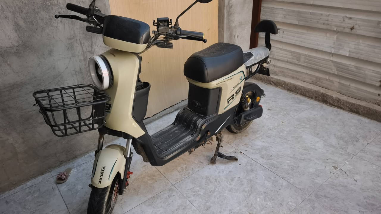 دراجة شحن R9 2026 بطاريات 32 امبير رايدها ب 450 وبيها مجال مكاني بصرة تنومة ***********
