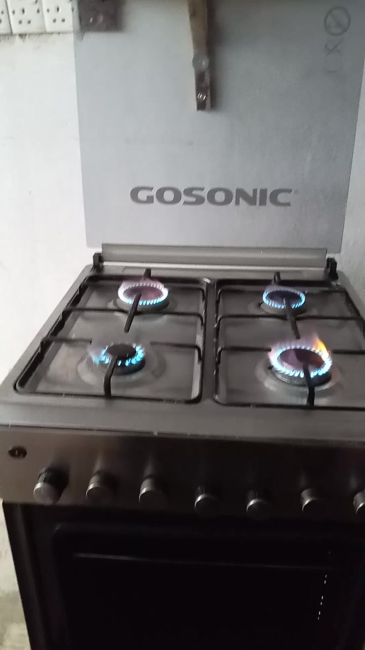 للبيع طباخ فرن شرط شغال ***********   ***********
