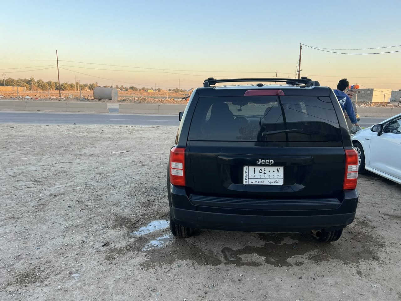 السلام عليكم جيب باتريوت 17 قادسية مداور ثاني يوم
كير محرك حدادية كفالة عامة تبريد تدفئة 
كهربائيات كاملة تخم تاير وباتري توني شادهن 
 تخم بخاخات  وبلكات وقاعدة كاملة مال فيت بم بالباكيت  السيارة على أيدي ما ناقصها شي 
ضربتها الجاملغ عكس السايق وشوية من البنيد 
السيارة حلوه وأحلى من الصور وبالعافية على الي ياخذها 
عارضها ب108 وبيها مجال 
وهذا رقمي ***********
