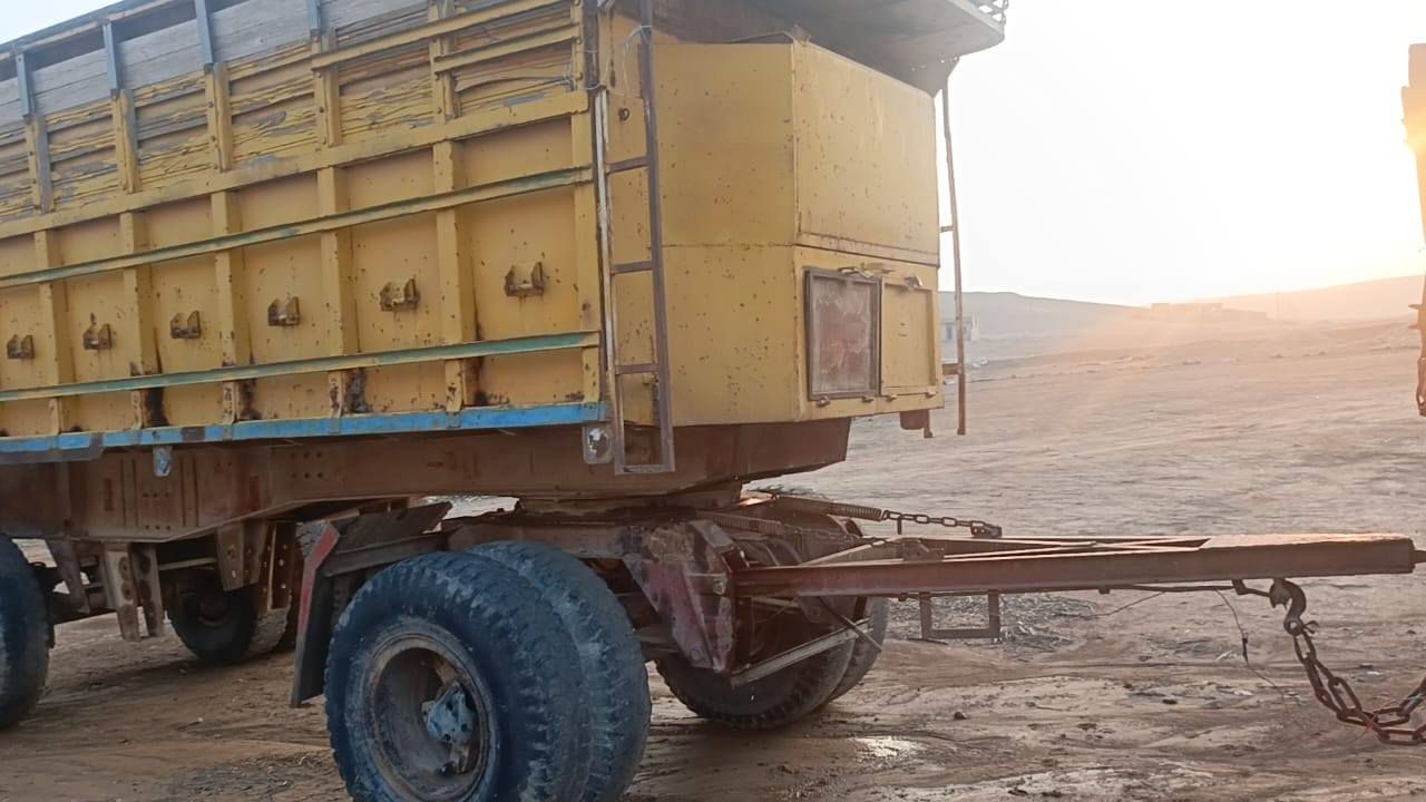 السلام عليكم عربانه للبيع طول 6وربع تايرات عشرين نص عمر السعر 6 ونص وبيها مجال *********** حج هادي
