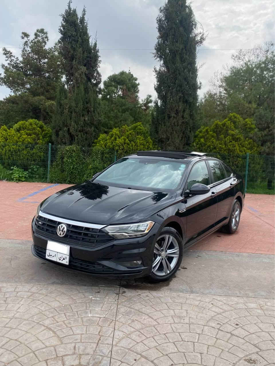 جيتة ٢٠١٩Rlinيةك جاملغ سبووغ بي ژوري بي  سةيارةكة وةك وينةكان جوانة بي شوختو بي قوپو بي ساردةكووت ارباگ دةعامي جةمبةر بةوابة لايت هةموو رةسمي رةقةم شةنسيم داناوة بيلادية ٧٠هةزار kmرويشتووة بةردي گزوزو رادارو كرةباي هةموو بةشةرت 
مواسةفات پانورامة 
لايت ليدو زينوون 
كوشن جلدوو هيتةرو ناو كريمي
شاسة گةورة كار پلةي 
بوزانياري زياتر پيوةندي بكة ز.م ***********واتساپ أربيل, العراق
