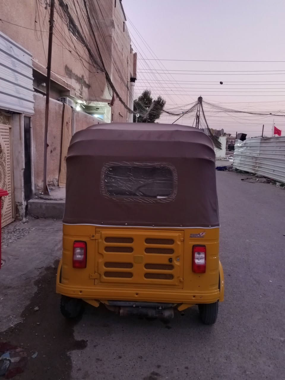 سلام عليكم تكتك مديل 17 نهاية ال17  رقم وسنويه 
التكتك معمرة دوس ومصبوغه جماليه السعر 6 مليون الشراي يتصل ع رقم:*********** 
والشراي انطي هدية مني هورن طاط+ سيبايه
