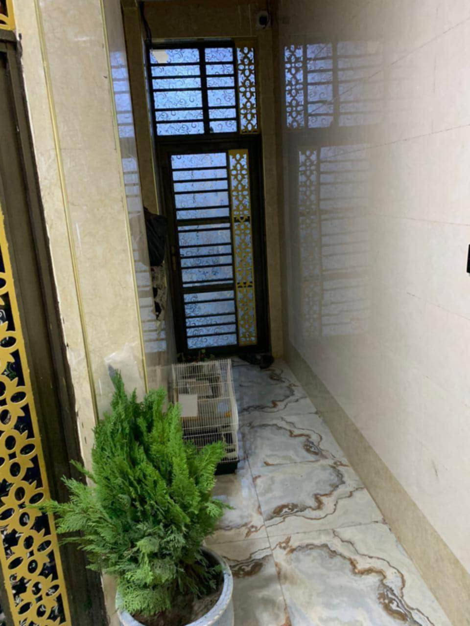 دار ٥٠ متر للبيع حي النداء منطقة ٥٣ شارع ٢٠ مقابل مدرسة الموصل الحرة ***********
