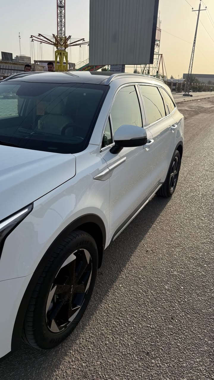 السلام عليكم 
سورينتو 2024 للبيع بسعر مناسب 
جديدة بمعنى الكلمة استخدام شخصي 
رقم بغداد انكليزي بأسمي تحويل مباشر
مكينة ٦ سلندر 
٧ راكب 
فتحة سقف بانوراما
داتا شو 
بصمة 
كير ماوس 
كشنات كهرباء
تشغيل عن بعد 
جنطة كهرباء
مري كهرباء
ويل١٩
فول حساسات امامي خلفي 
تبريد ٣ قطع 
اوتو هولد 
سايد بريك بصمة
بردات خلفية
شحن لاسلكي
*********** السعر ٣٠٥ معه المجال  مكاني النجف الاشرف النجف, العراق
