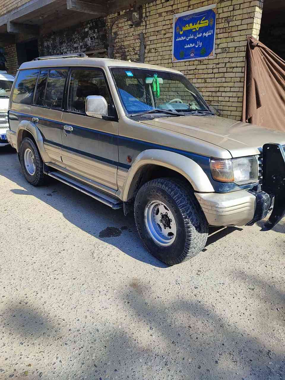 سياره للبيع بجيرو مكين ففتي ثنين ونص رقم واسط مكان سيره واسط سعر ٥٠ بيه مجال تصل ***********
