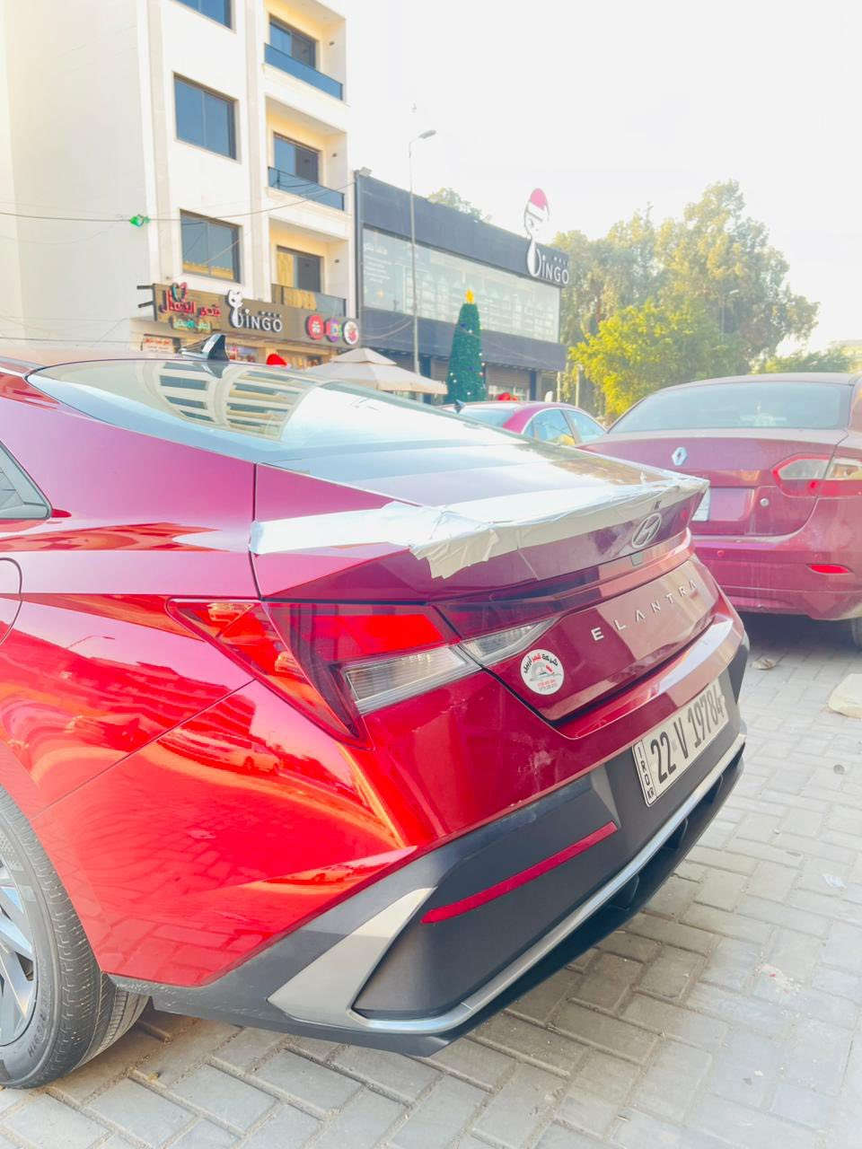 السلام عليكم سياره انتره موديل 25 امريكيه بيه جاملغ امامي صبغ وشويه بلبنيد علكد الشبرر والباقي كفاله عامه سياره زيرو ماشيه 8الف كير محرك محرك 200 دوش كفاله عامه السعر 168وبيه مجال بسيط مكاني بغداد حي الجهاد رقم الهاتف ***********
