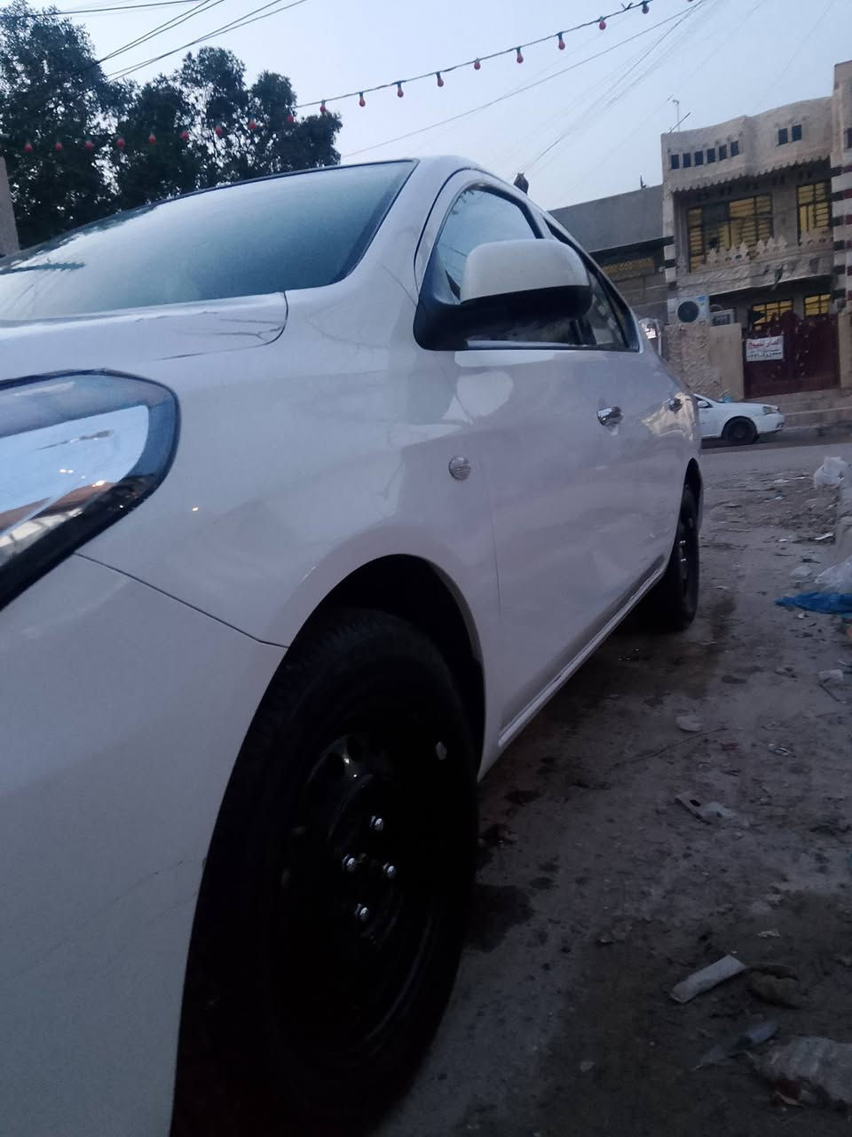 سلام عليكم 
نيسان صني ام البليته الزركه موديل 2024كفاله عامه مصبغ والتبديل فقط بارد قليل بالباب الصدر على كد شخط والباقي كفاله كير ومكينه وصدر امامي خلفي جديد تخم تاير جديد 
بسمي السيارة بغداد الرقم الانكليزي سنويه نهايه 29 شاشه جبيره وكامره دواره والسعر 130وبيه مجال قليل ماشيه 51 الف
لاستفسار اتصل ***********
