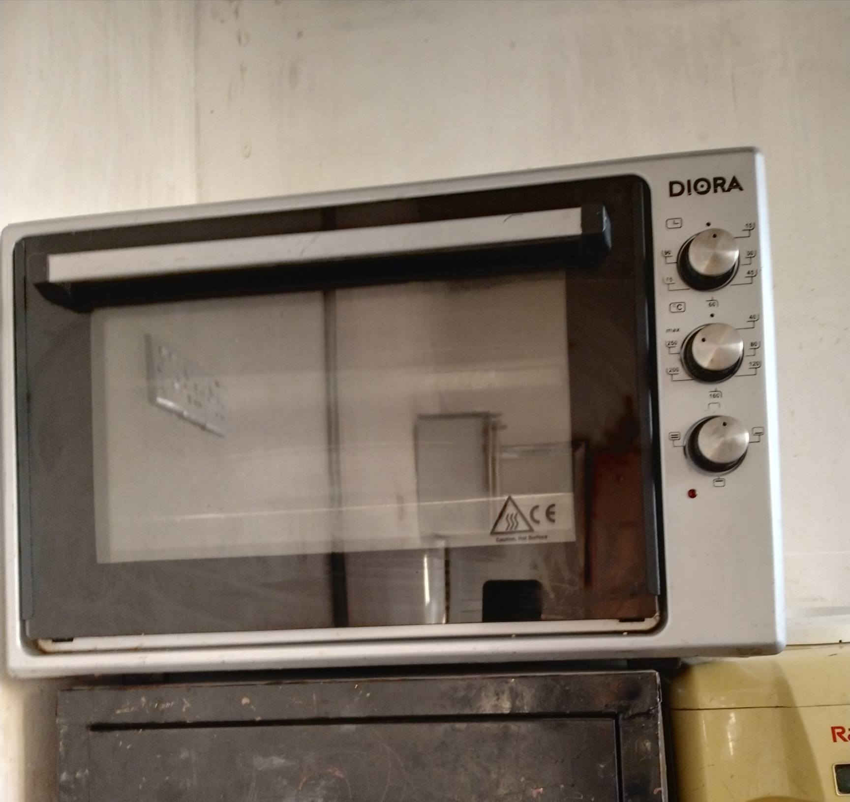 اوفن حجم كبير نظيف شغال سعرة 45 الف ***********
