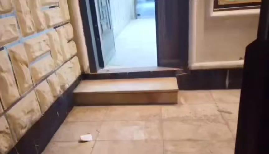 بيت للايجار الجهاد حي الحسين مساحته100م جاهز للسكن طابقين 3نوم وصالة ومطبخ وخدمات ايجاره900قفل
***********
