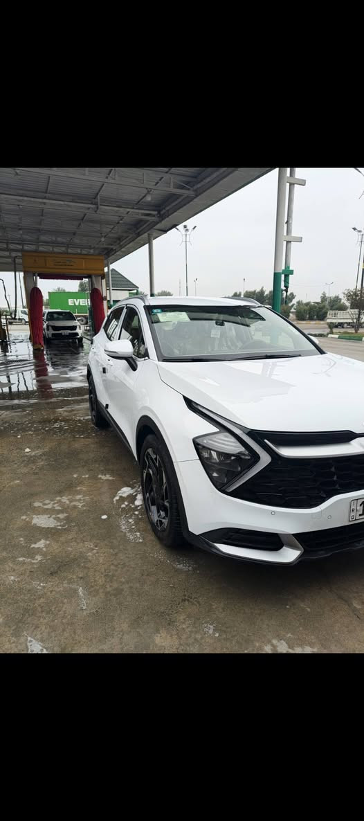 سبورتج 2023
سيارة جديدة 
 ماشية 35 قابل لزيادة 
سونار موجود 
عنوان بغداد 
***********
***********
