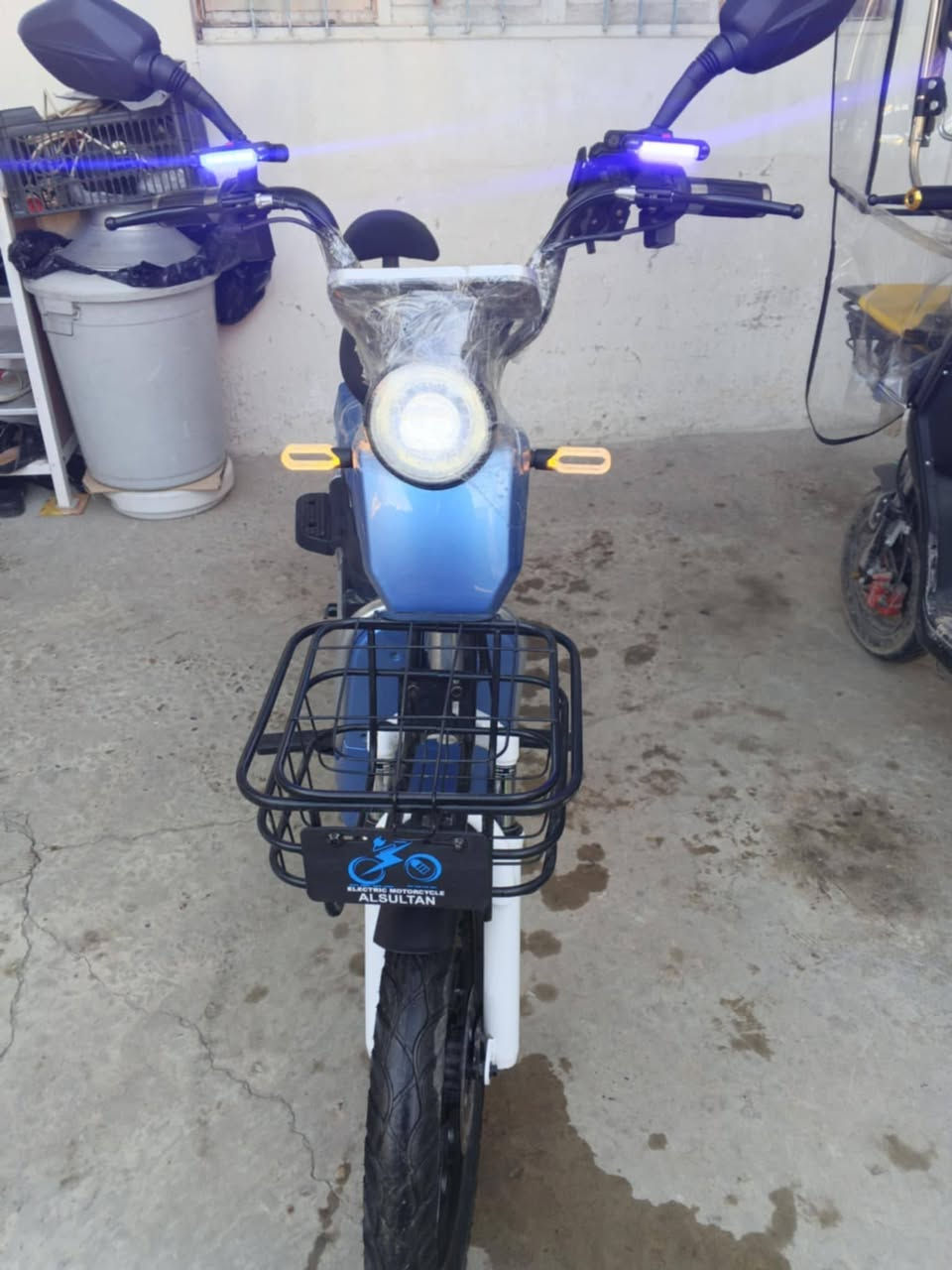 موطور شحن 2026 جديد صالو عندي شهرين مكاني موصل السعر 400 وبي مجال الطيبين تصل على  هذا رقم ***********
