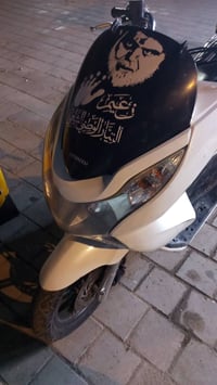 دراجه جيل الاول نظيفه بلاديه كهربائياته كلها شغاله حساس ازدحام شغال ست...
