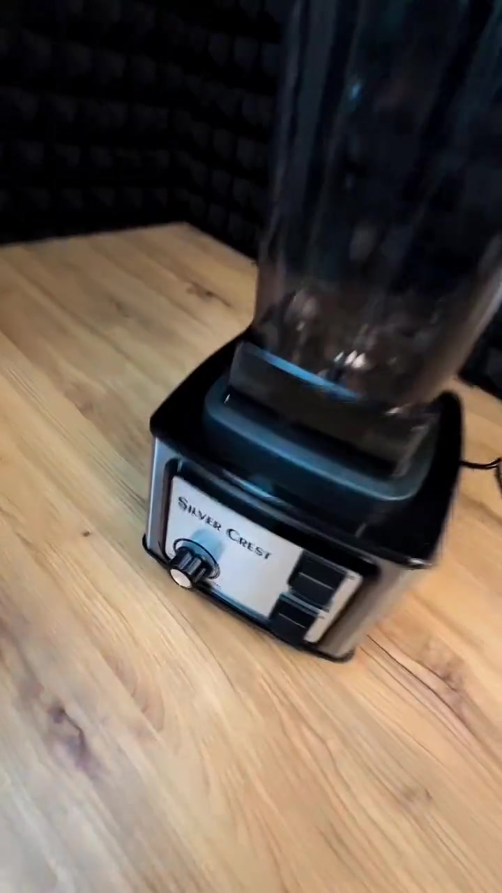 أقوى خلاط وطاحونة "سلفر كرست" صار بـ 40 ألف بس! 🌪️☕
جهاز جبار بقوة 8500 واط، ينجز لك كل مهام المطبخ من خلط وطحن بأداء المطاعم الاحترافي.
ليش هذا الجهاز ضروري بمطبخك؟
✅ قوة خارقة: 8500 واط تكسر الثلج وتطحن أقسى الحبوب بسهولة.
✅ سعة كبيرة: دولكة 2.5 لتر للعصائر + طاحونة 800 مل للبهارات والقهوة.
✅ جودة عالية: 6 شفرات فولاذية (Stainless Steel) لخلط ناعم وسريع.
✅ تحكم كامل: سرعات متعددة + خاصية النبض (Pulse) لنتائج دقيقة.
✅ أمان: نظام حماية ضد الحرارة الزائدة لعمر أطول للجهاز.
💸 السعر: 40 ألف دينار فقط! (والتوصيل علينا ومجاناً لكل المحافظات 🚚).
لا تضيع الفرصة، الكمية محدودة!
اطلبه الآن بترك تعليق "تم" أو راسلنا على الخاص. 📩
#تيك_بوكس_العراق #سلفر_كرست #مطبخ #عروض_عراقية #خلاط TechBoxIraq


**إذا كنت صاحب هذا الإعلان وتريد حذفه لأي سبب، رجاءا أرسل رسالة إلى الدعم الفني**