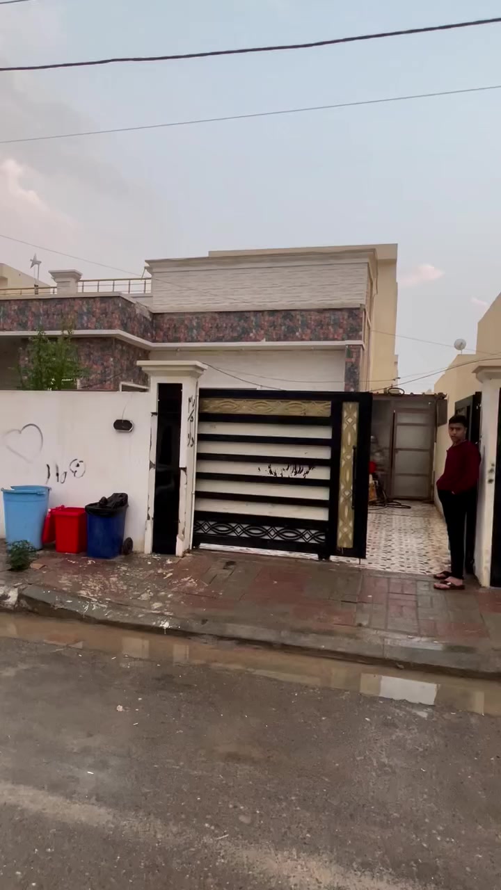 بيت للبيع مجمع المستقبل طابق واحد طابو صرف مقابيل ٧كيلو خلف السجه غرفتين صاله مطبخ استقبال صحيات خارج وداخل كراج سياره وحديقه 
السعر ٧٥ مليون 
مكتب كريم العبيدي 
***********
