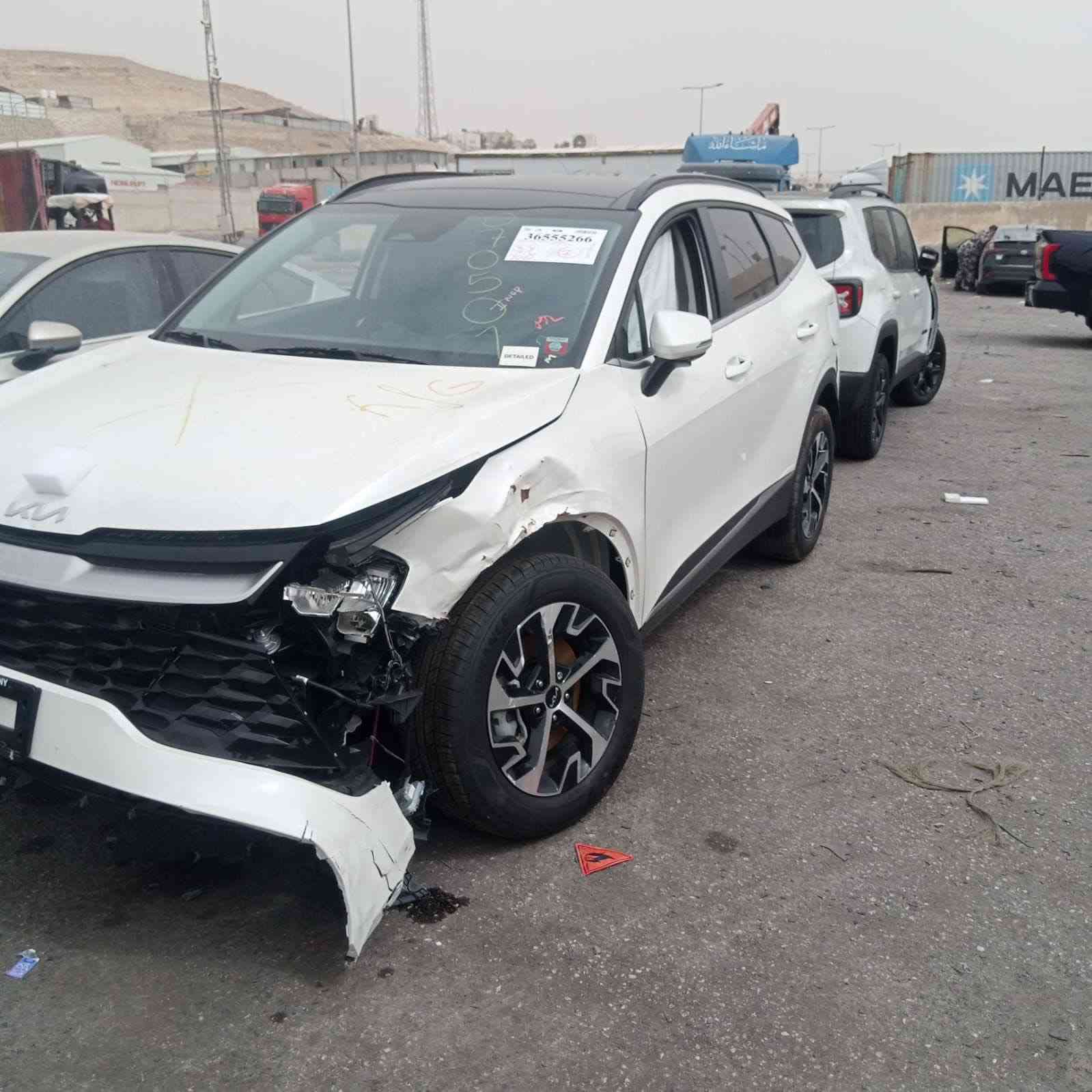 السلام عليكم سبورتج 2023 هايبرد امريكي
ماشية 39 الف 
فول مواصفات للاخير بنوراما كلشي 
بيهة جاملغ مبدل مثل مواضح بالصورة 
وبيهة شخط بالباب 
مكان السياره  بغداد  خابر وتدلل ***********
