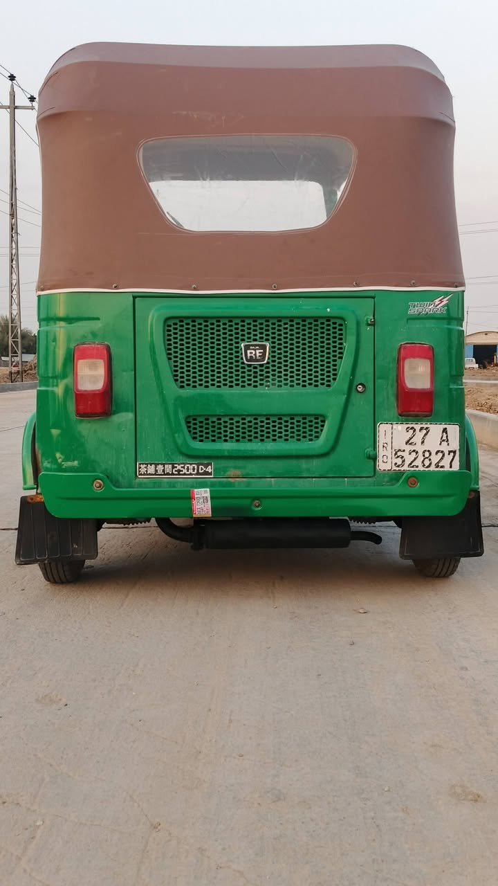 سلام عليكم تكتك للبيع 22 كفاله عامه مداور مباشر بيه بس طخه يم البگ لايت كفاله من الصبغ والمعجون الشراي يتصل ***********
