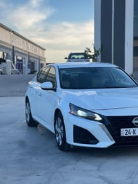 للبيع نيسان التيما 2023    بصمة تشغيل عن بعد   محرك 2.5 محرك وكير مكفو...