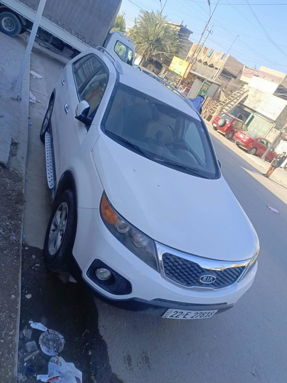 السلام عليكم سورنتو ٢٠١٢ خليجي محرك ٢٤٠٠ 
رقمها أربيل باسمي  
السياره بيه ٥ قطع صبغ بدون دواخل ابيع حزام 
محرك خير من الله 
الكير خير من الله 
تبريد  تدفئة  فول  
مري شفط 
بصمه 
شاشه كبيره 
سبعه راكب 
السياره حلوة بالعافية ع إلي يأخذها 
 ***********
السعر ١٢٥ وبيه مجال بسيط
