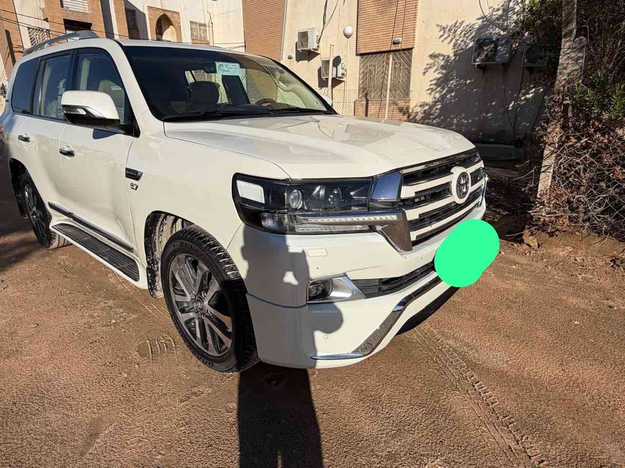 لاندكروزر 5700vxr
المديل 2017
الون ابيض 
رقم اربيل إنكليزي 
سياره مكفولة من صبغ 
سياره مكانها نجف 
سعرها 5شدات 
***********
***********
