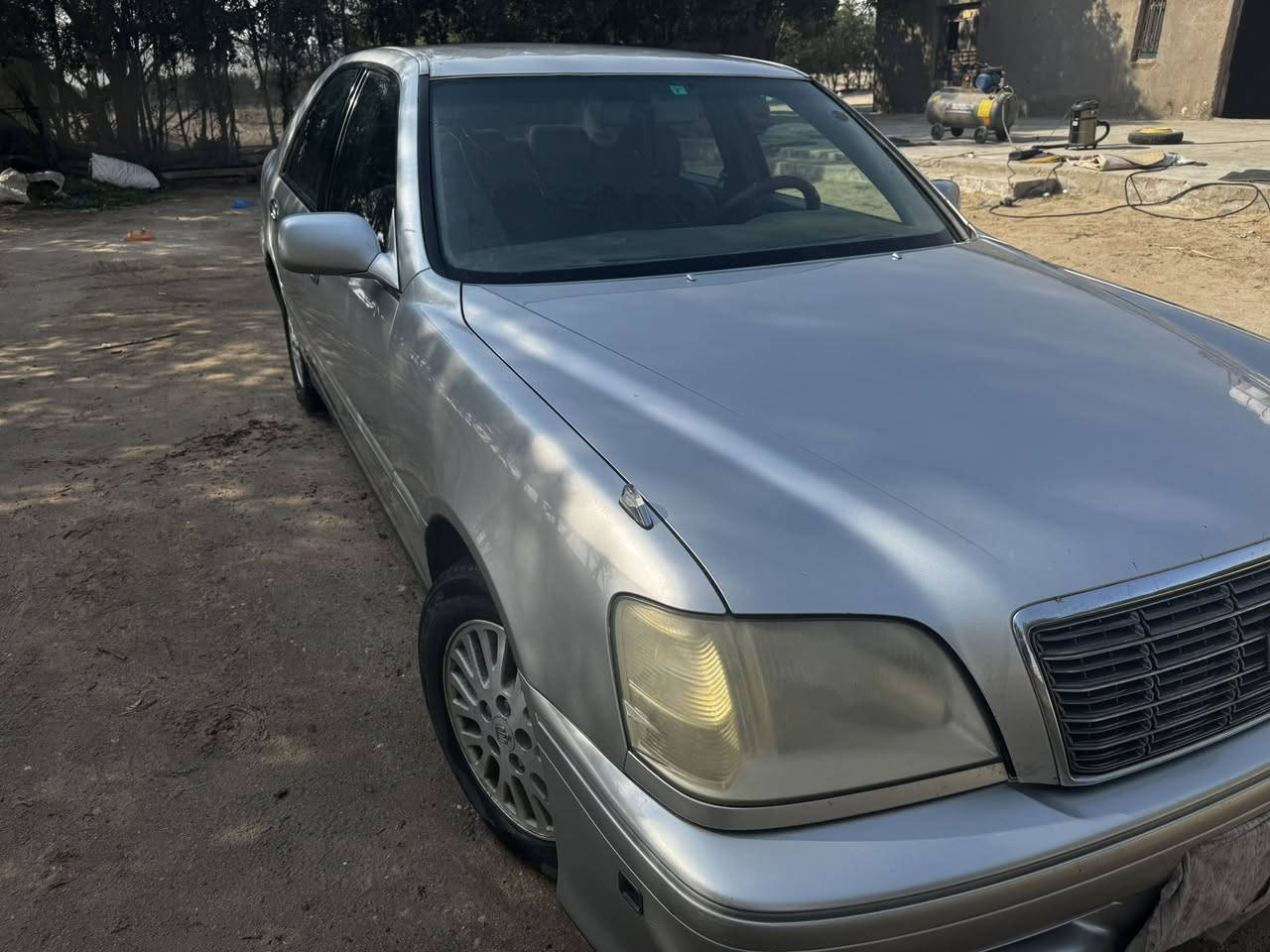 سياره ملكه أدوات كصه قماره 
دكمتين 
محرك دي فور كبير 
مكان بصره
سعره 55 ورقه بيه مجال قليل
تواصل الوتساب فقط 
***********
