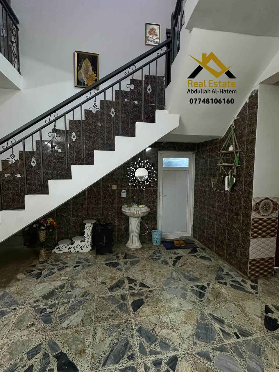 سامراء حي الافراز بالاصولي 

بيت بمساحة 250 متر خلف جامع القريشي 

البيت طابقين 4 غرف نوم بناء سنة 2018 

البيت عالي عن الشارع / شارع 15متر 

البيت حرف T 

السعر 150 مليون وقابل للتفاوض 

للإتصال 

*********** 

عقارات عبدالله الحاتم 

لمعرفة أسعار و تفاصيل كافة العقارات المعروضة لدينا يرجى الاتصال او المراسة لطفاً 

عنوان المكتب :
سامراء حولي الخضراء مقابل الإفراز مجاور قدسي الخطاط
