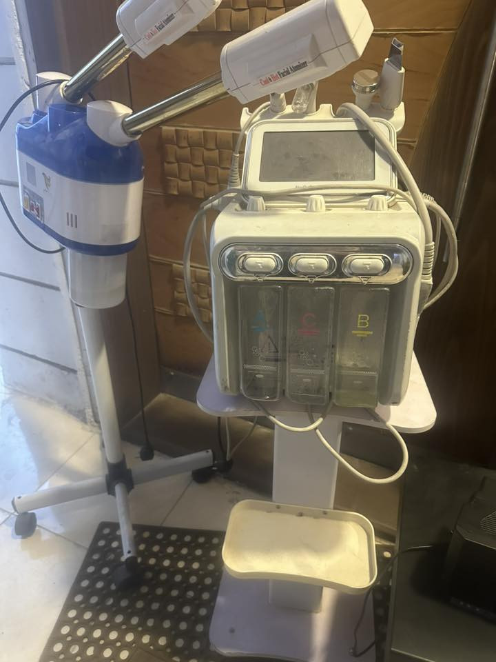 أغراض مركز تجميل للبيع بصورة كاملة او مفردة الموقع المنصور للاستفسار التواصل على الرقم
 ‭٠٧٨٠ ١٤٤ ١١٢٢‬

ميز اكرلك مع مروحة تنظيف حديث عدد ٢ سعر الواحد ٢٠٠ الف 
كرسي جاكوزي تنظيف قدم جديد السعر ٢٥٠ الف
جهاز هايدروفيشل خلل فقط هاند الدهون صيانة سعر ١٠٠ الف 
جهاز بخار بشرة ٥٠ الف
