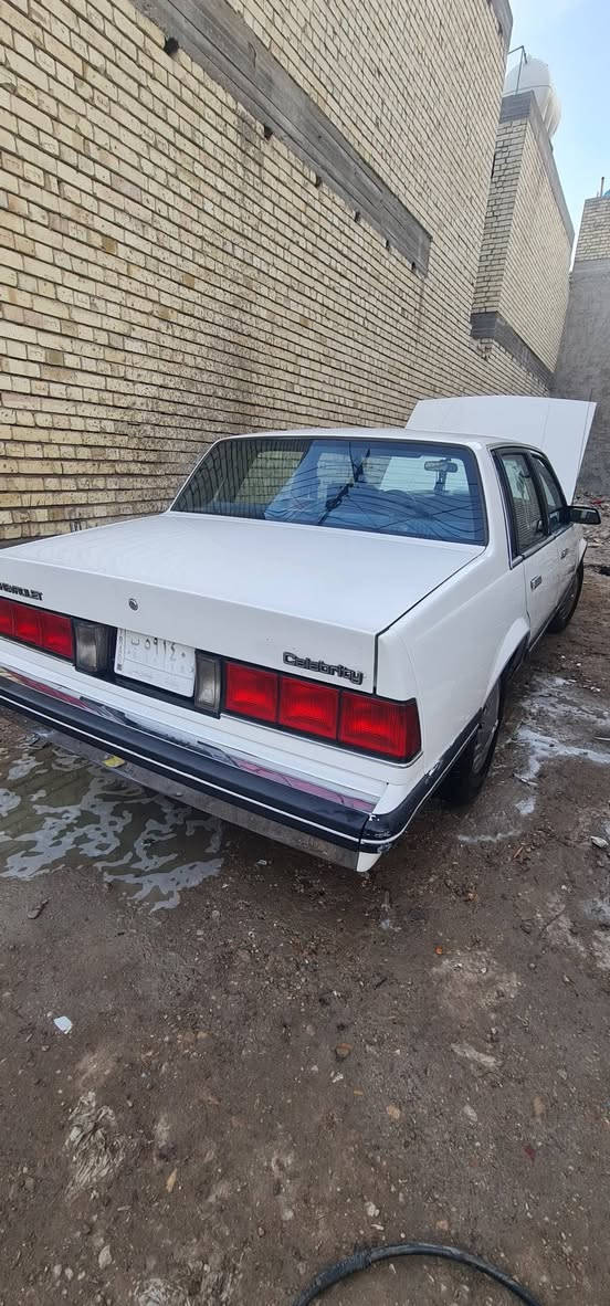 سلبرتي للبيع موديل 89مكينه كير لوك تخم تاير حداديه جديده غرفه جديده كهربائيات كله بلاديه صبغ فقط بنيد وقماره اثر جراد سعره 60بيه مجال الشراي يخابر وبالخدمه مكانه بغداد ***********2
