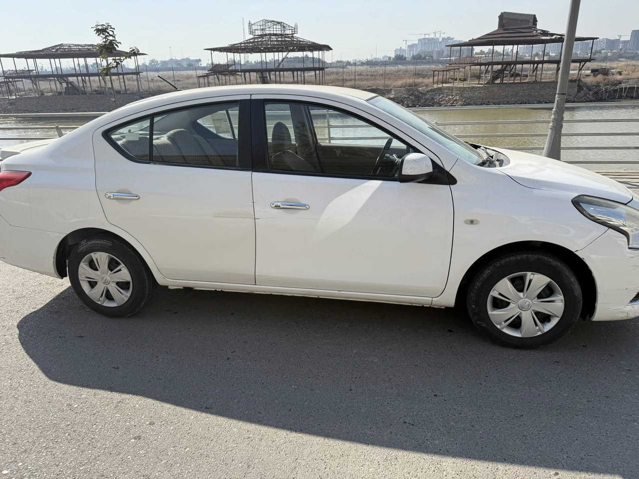 نيسان سني ٢٠٢٠ السيارة جديدة ماشية٤٥ بيها الباب العكس السايق الخلفية صبغ مكانها بغداد الكريعات السعر١٠٥تليفون ***********
