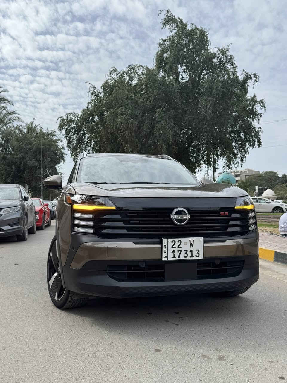 � للبيع نيسان كيكس 2025 الشكل الجديد – وارد أمريكي 🇺🇸
✨ فئة SR 

🔹 محرك 2000 سي سي – 4 سلندر

🔹 ماشي فقط ١٠ فقط زيروا (جديدة جدا)

🔹 لون  جميل ومميز 🤍

مواصفات 

 خمس كامرات 360 درجة

جلد  مع خياطة حمراء رياضية

شاشة كبيرة + شاشة ديجيتال عدادات

إنارة داخلية LED

رادارات أمامية وجانبية

نظام النقطة العمياء

هند بريك أوتو + أوتو هولد

شاحن وايرلس

وغيرها هواية مواصفات فاخرة

حادثها باب خلفي فقط صبغ 

بدون دواخل

بدون شخط

🧾 رقم الشاصي مرفق مع الصور

السياره رقم اربيل تحويل قاني يوم 

🚗 سيارة نظيفة جداً مكان  بغداد / الاعظميه  / 

للاستفسار اكثر اتصال ب رقم ***********
