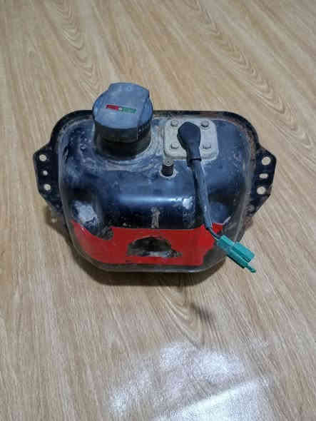 للبيع مكاني سوك الشيوخ
شاصي عدله 
تانكي 
دبلات 
كشن 
تواير ووياله امامي رياضي وخلفي بلادي 
جسر تانكي 
سكان عدله بلادي 
طبرباز 
***********
