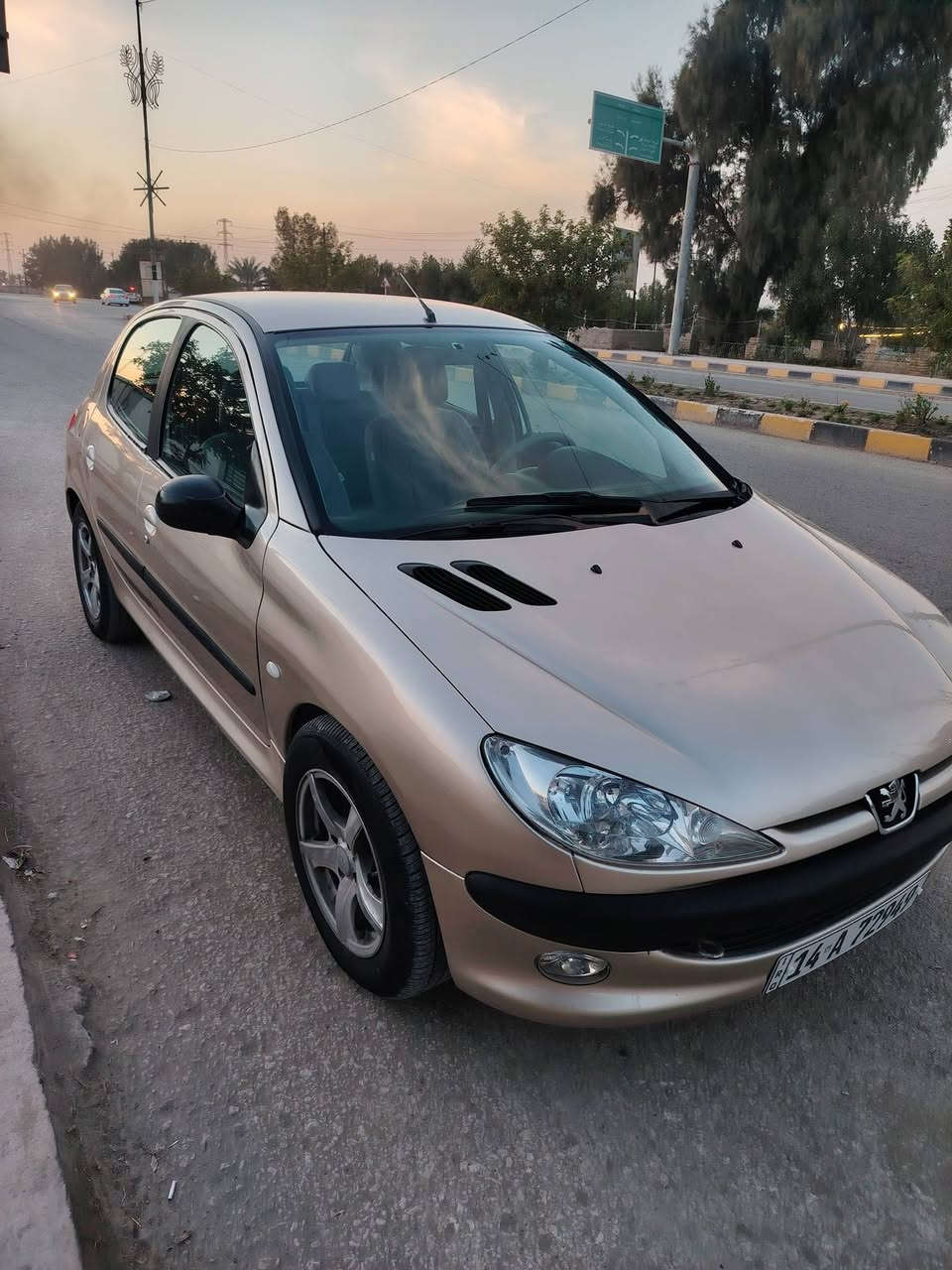 السلام عليكم من رخصت  الدمن المحترم بيجو فرنسي محرك1600محرك وكير بشرط مكفولات سياره مصبوغه عام جماليه  رقم نكليزي بسمي سياره مداور ثاني يوم علمن هزه جديده يعني اذا داور هسه ماتصعد هزه عنواني نجف ناحيت الحريه تفاصيل اكثر اتصال بل رقم سعره مناسب جدن ***********
