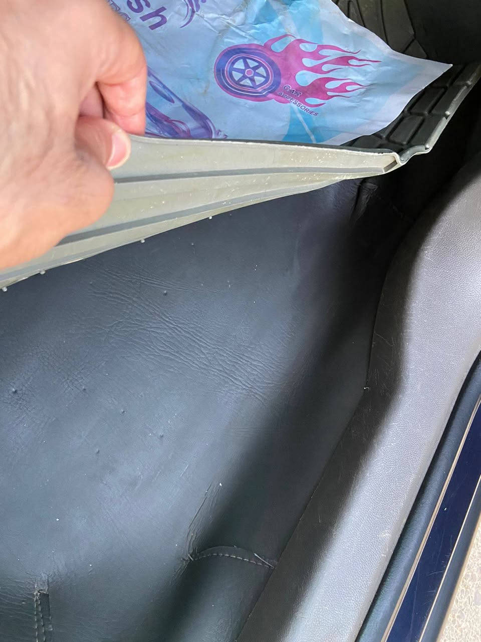 ماليبو ٢٠١٨ خلللللللللليجي مو امريكي
محرك ٢٥٠٠ بدون تيربو
كير at
ماشية ١٠٦٠٠٠ كيلو متر مو مايل يعني جديدة
سيارة بيهة جامغ صبغ وشبر بالباب الي عكس السايق بدووووون حادث سيارة جديدة جدا وتجي بعينك تشوف
السعر ١٣٣ وبيها مجال للشراي لتعاملني تلفون تجي تشعلع عيوني 
مكاني بغداد المنصور رقمي *********** او *********** واتس بيهن ❤❤
