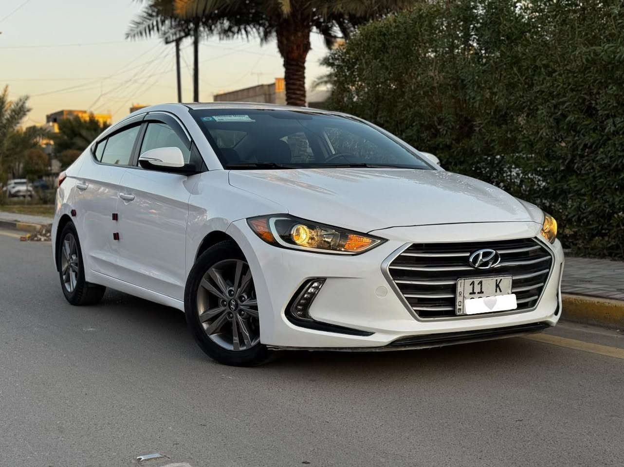 السلام عليكم
النترا ٢٠١٧ 

وارد امريكي

مكلف بل نشر 

الون أبيض 

رقم الشاصي مرفق بل صور 

بجم كبس بيها صبغ جاملغ خلفي وباب مبدل نفس الون

مواصفات

شاشة جبيرة

كشنات تدفئة

ستيرن تدفئة

محرك ٢٠٠٠ دوش

بلوجكتر لد

اشاير مري

كامرة خلفية 

حساس خلفي

تحكمات ستيرن

راردات جانبية

سيارة كلش حلوة ومرتبة

رقم بغداد الجديد بأسمي 

العنوان بغداد حي الجامعة

السعر ١٢٠ ورقة

الرقم ***********
