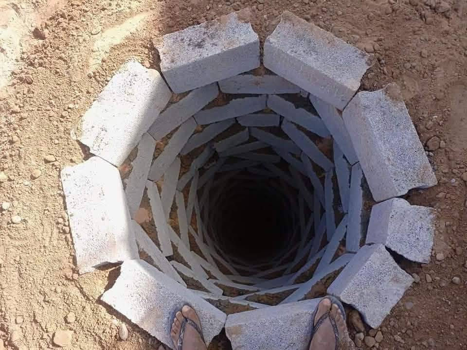 يوجد لدينا كادر حفر منهولات دائريه العرض متر ونص والعمق حسب ماتريد للاستفسار الاتصال على الرقم التالي ***********    *********** أو المراسله عل خاص
