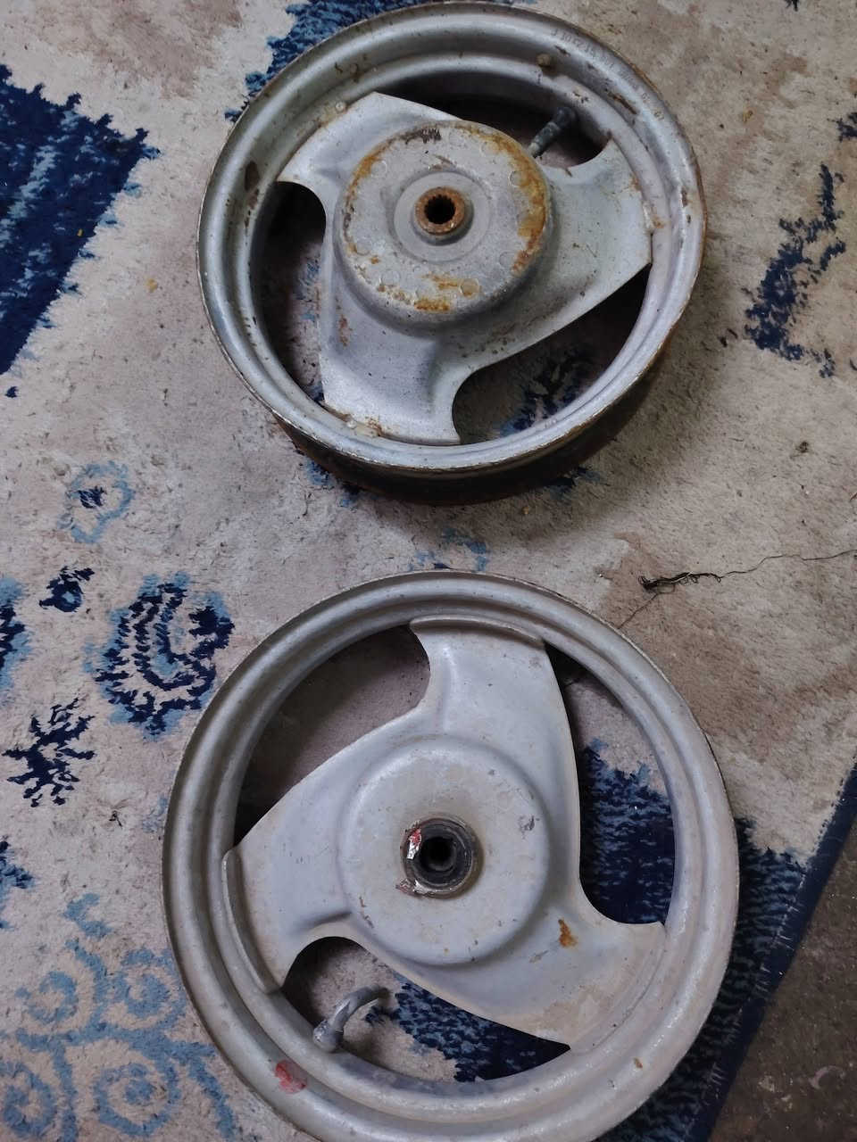 ويله لل بيع  البيض 20 السلفر 15 شراي اتصال*********** مو شراي لا تعبني ❤
