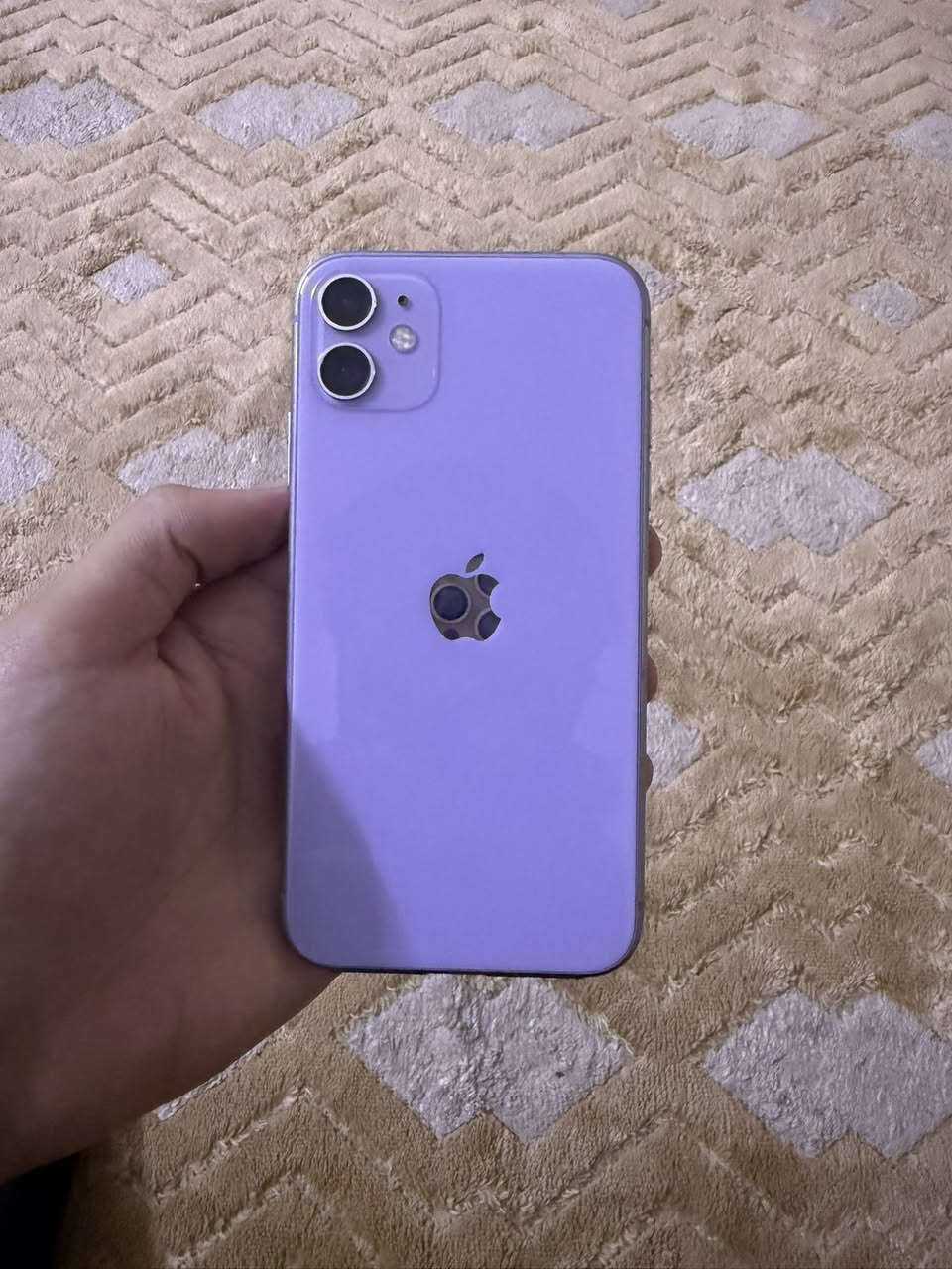 ايفون 11 عادي بطاريه 94 مرفوعه. والشاشه مستبدله اصليه من شركة ابل. نفس البلاديه طبق الاصل والباقي كله مكفول سعره 250 الف مكاني بغداد تواصل واتساب فقط *********** وتوصيل موجود 🚚
