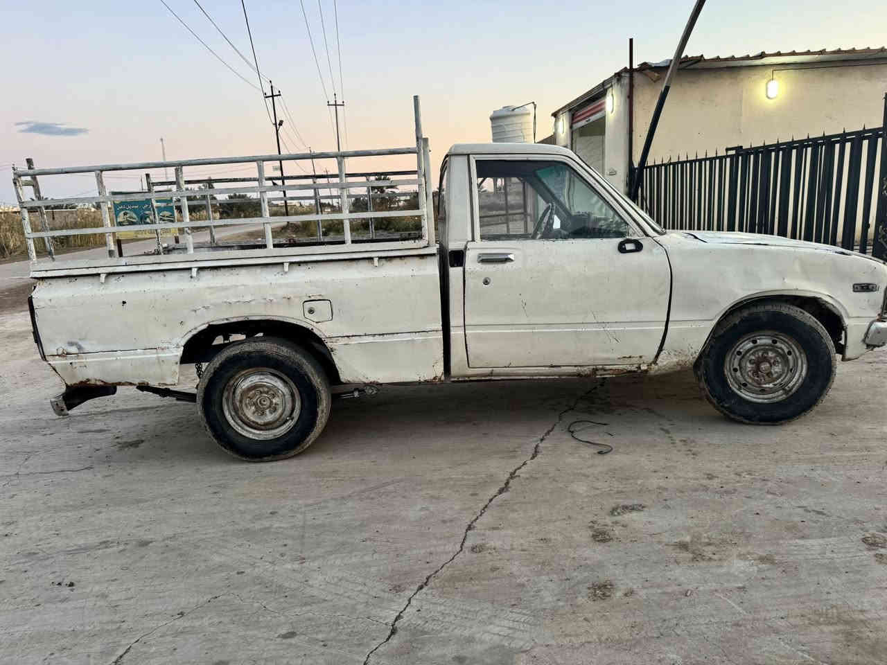 للبيع بيكم مدي1980
مكينه وكير مكفوله 

صدرهه نضيف 

السعر 15 وبيه مجال 

السياره صاحبه موجود 

رقم الهاتف ***********

عنوان ديالى
