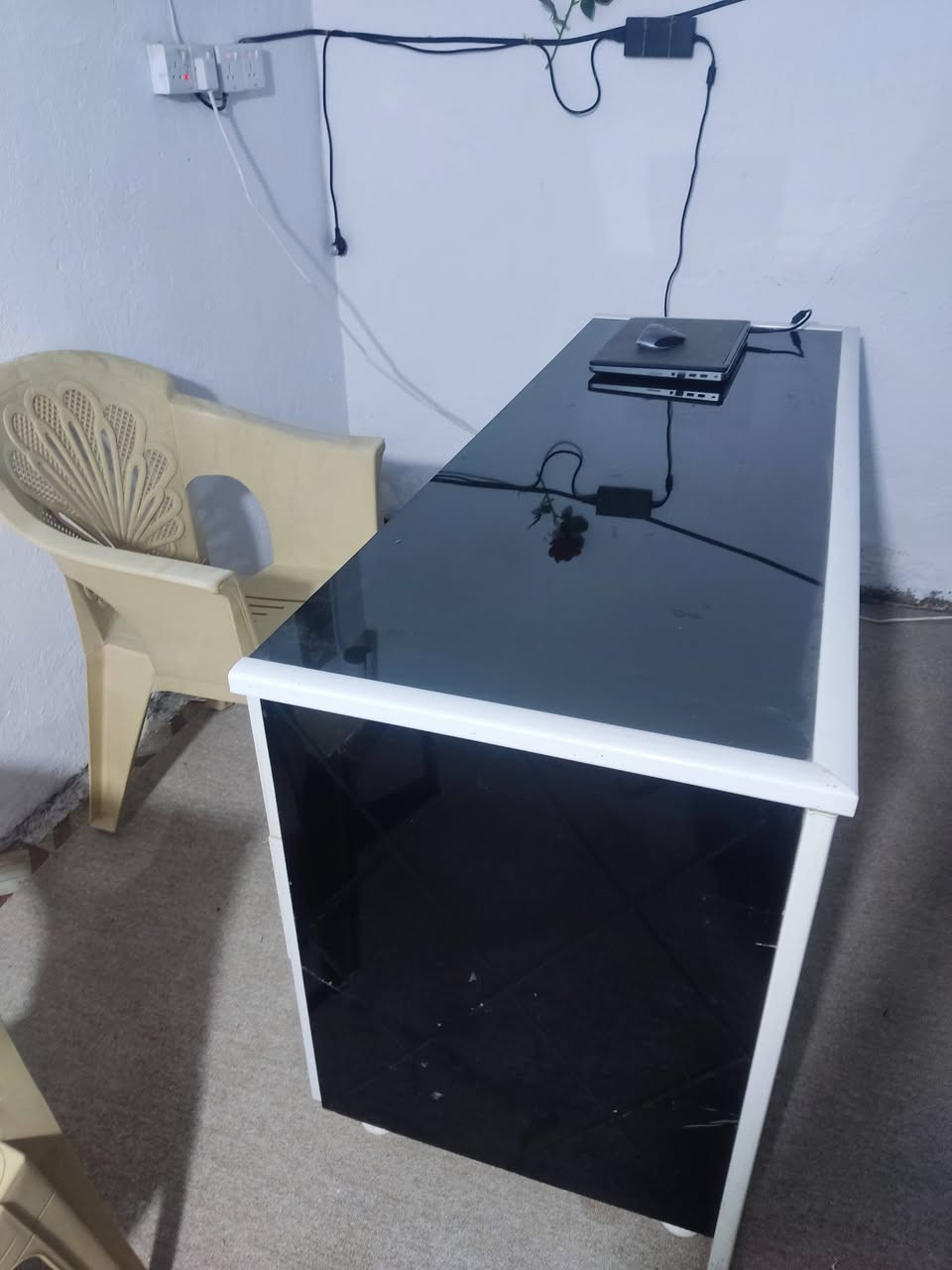 كاونتر و ميز مكتبي مرايات و زجاج كامل و جوده عاليه 
للبيع
البيع للينطيني بي سعر  
و بالعافيه عالياخذهن
اتابع التعليقات
#مكلف_بالنشر


**إذا كنت صاحب هذا الإعلان وتريد حذفه لأي سبب، رجاءا أرسل رسالة إلى الدعم الفني**