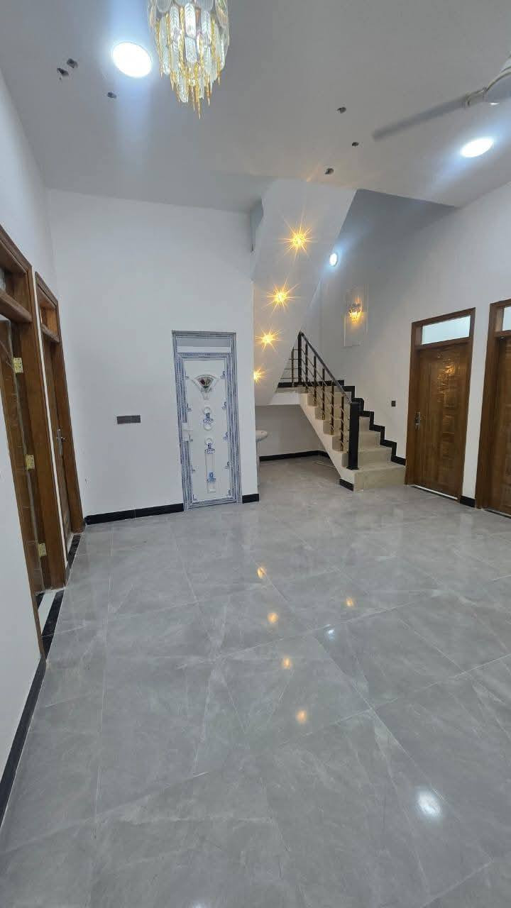 تحية حب وأحترام لكل ألمشاهدين 🌹
اللاستفسار : ***********

توفر دور سكن للبيع عدد 4 🏭
نفس ترتيب ونفس المساحه 
تريد واحد تريد 2 تريد 3 تريد 4 هم عادي 
موقع راقي كلش مرتب
تستلم بيتك جاهز عند المكاتبه مباشرتاا

مساحة البيت 160م
ط شقل رفت ورباطات وشقل درجه أولى👍
بيت مرتب  ونضام راقي

جميع لخدمات متوفره 
محتويات كل بيت ⬇️
كراج + دوانيه + صاله +
مطبخ + غرف نوم 2 +
مناور + صحيات خارجي داخلي

أخذ بيت حلامك قبل لاينباع 💦
نوع العقار : طابو زراعي بأسم عراقي تتكاتب وي أبو طابو مباشرةً 💯

العنوان : البصره أبي لخصيب
طريق سيد حامد قرب مدينة ألاندلس موقع كلش مرتب وقريب على شارع سيد حامد رئيسي
جميع الخدمات ماي كهرباء شارع 10 متر 

كل هاذ جمال وترتيب

الدار الواحد
بسعر : 85 💲مليون وبي مجال للشراي 🔷
فارقات جاهزات للسكن 
اللاستفسار :***********
