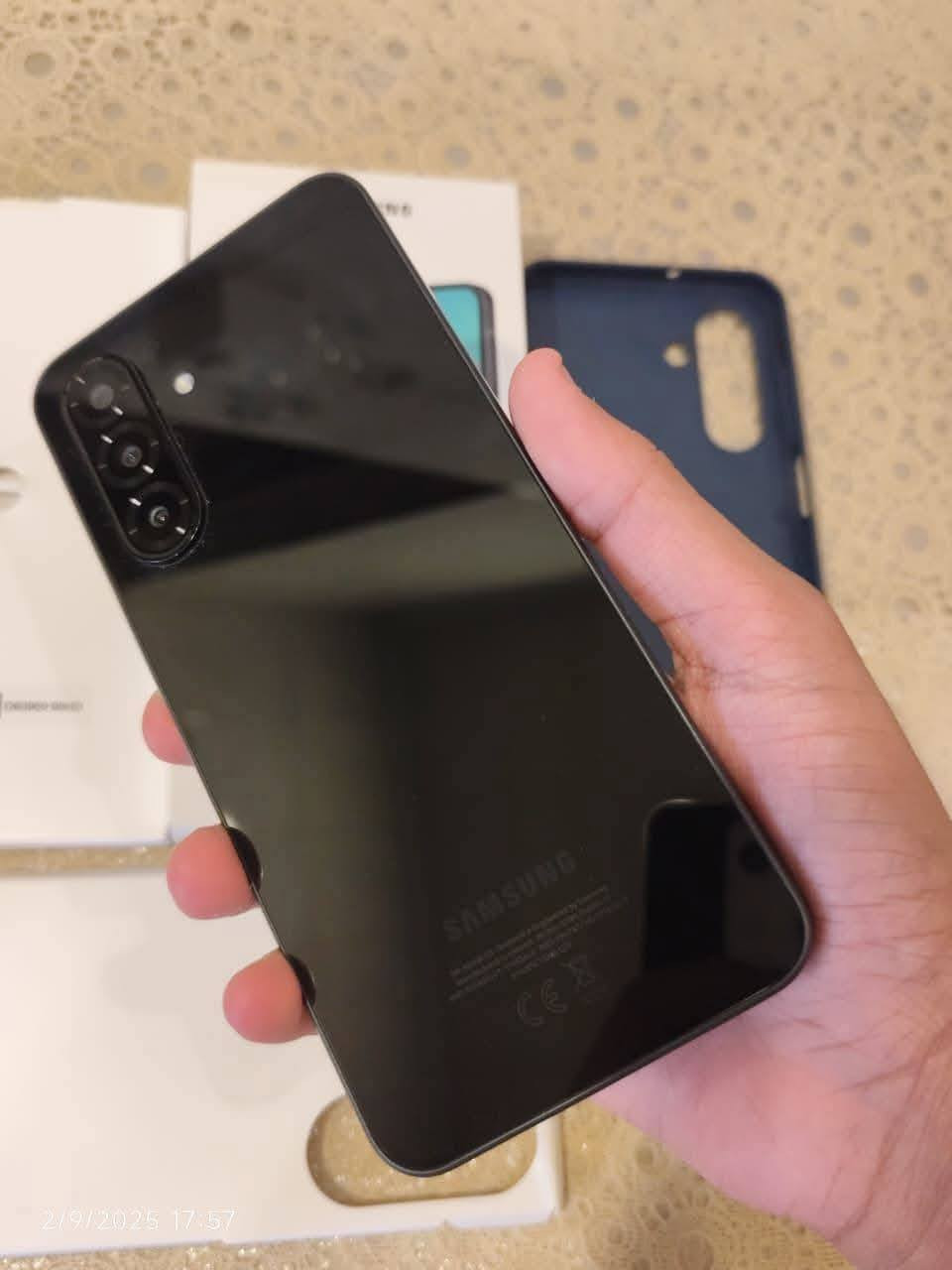 سامسونك a17 ذاكرة 128 اسود نضيف كامل مع الغراض استخدام قليل سعر 190 وبي مجال مكان كرادة او نهاية حي اور هذا رقمي وبي واتس *********** بغداد, العراق
