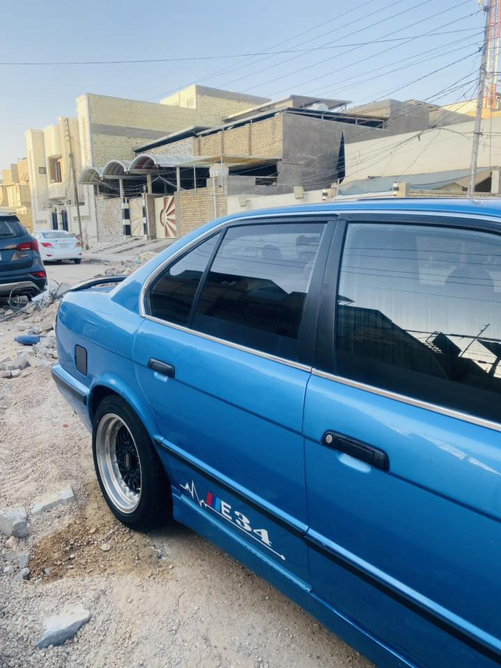 BMW 525i للبيع فقط
1991 مديل 

525 مسكر محرك بلاد 

رقم نجف انكليزي الجديد 

سنويه جديده لل2029

مداور ثاني يوم 

فتحه  كهرباء

زنون ابيض عالي

كهربائيات كلهه شغاله

حداديه كامله

جام 4 كهرباء 

دواخل نضاف بيبان جلد نضاف 

كشنات جلد 

ويل رياضي توسايز 

تايرات قبل شهر مبدلهن 

لون ازرق غير محدد 

سياره نضيفه ماناقصهه شي مثل ما موضح بلصور 

السعر 75$

 المكان نجف

***********
