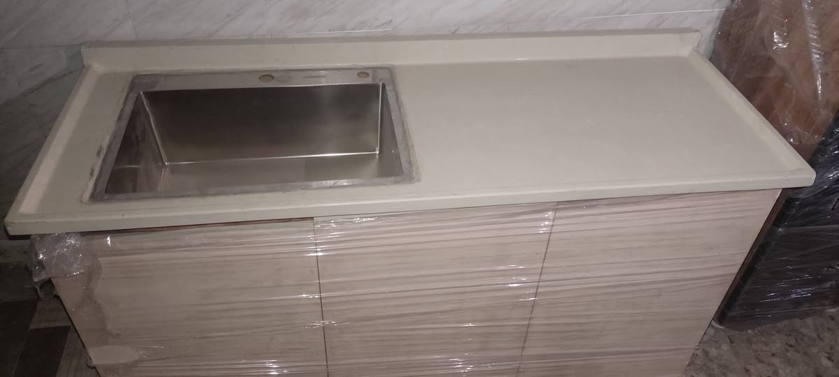 كاونتر اج دي اف لمس  جديد بلجيس مامستخدم للبيع الطول مترين وسنك متر ونص الحوض ماله ستيل ***********
