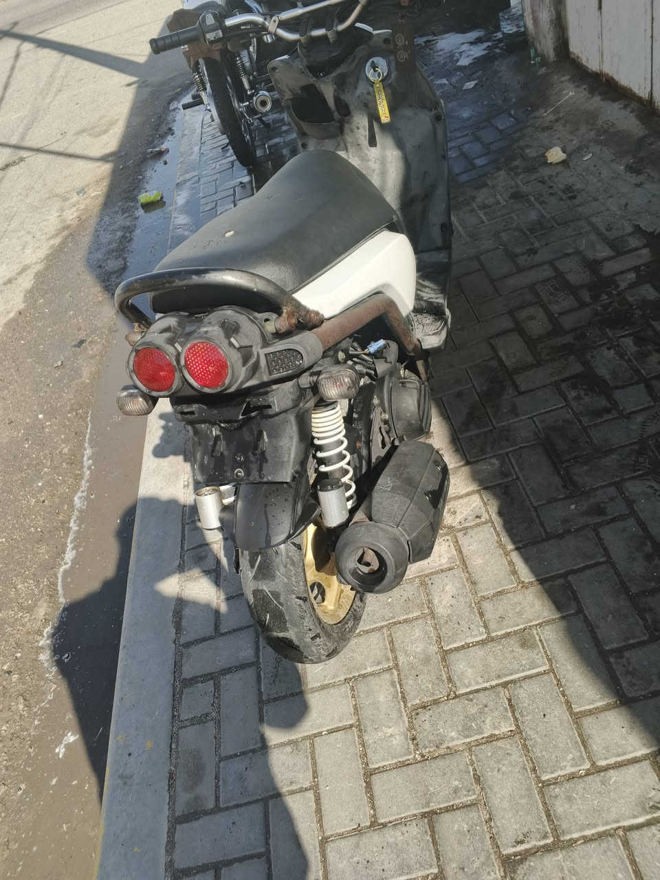 سكنس جبلي للبيع كفالة عامه ختم واحد محرك مامفتوح تخم كلجات رياضي دراجه ابلاديه كلجات رياضي امامي وخلفي العنوان البصره القبله رقم الهاتف *********** السعر 1150
