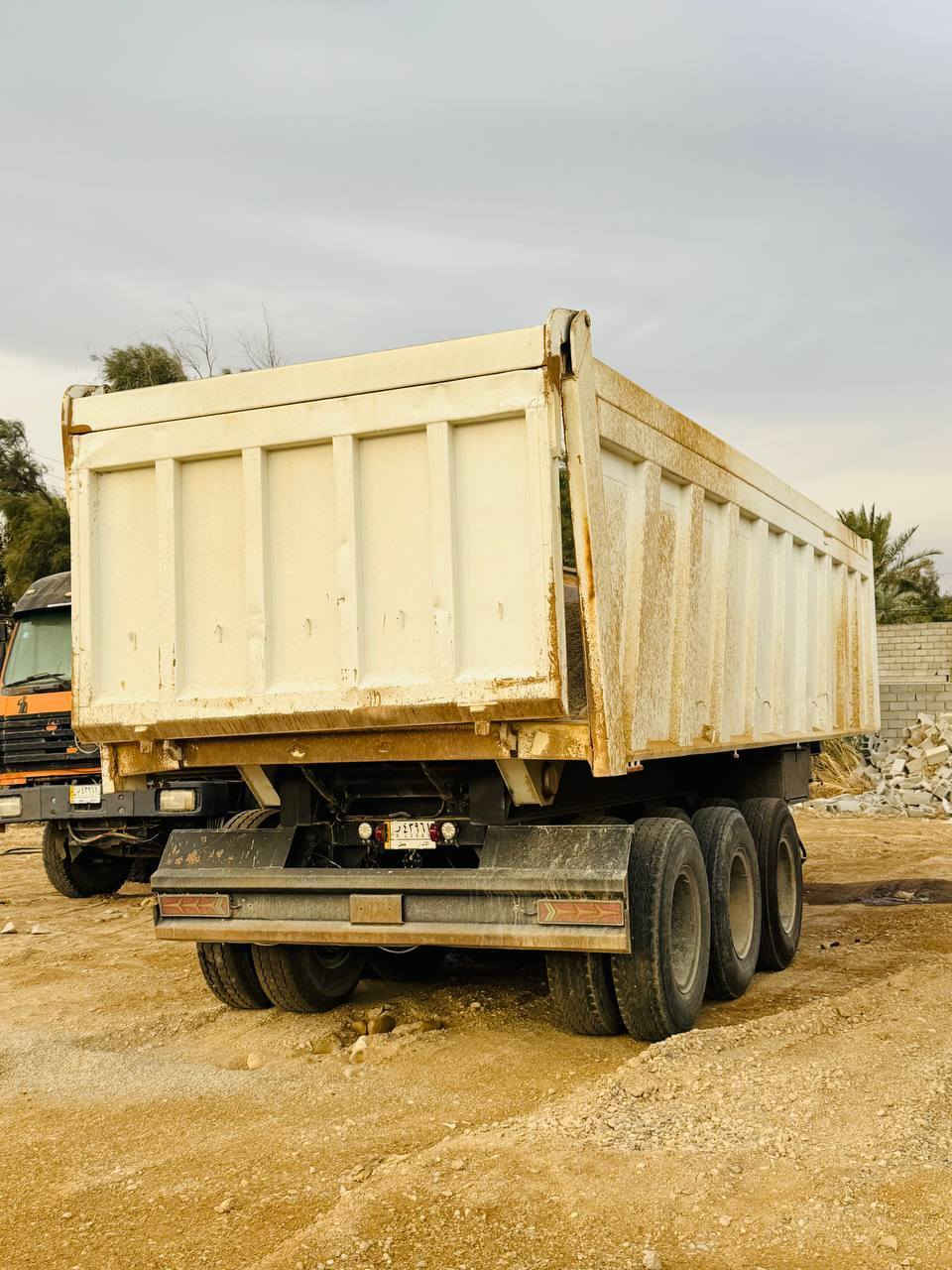 السلام عليكم عرباين اثنين للبيع
3 دنكير
وحده مجفية والثانية واكعة على الراس
وحده الجابري والثانية علم 
دناكير مربع براد 16
تخم تاير اثنينهن ابيعهن على وضعهن العنوان الكوت 
للاستفسار الاتصال ***********
