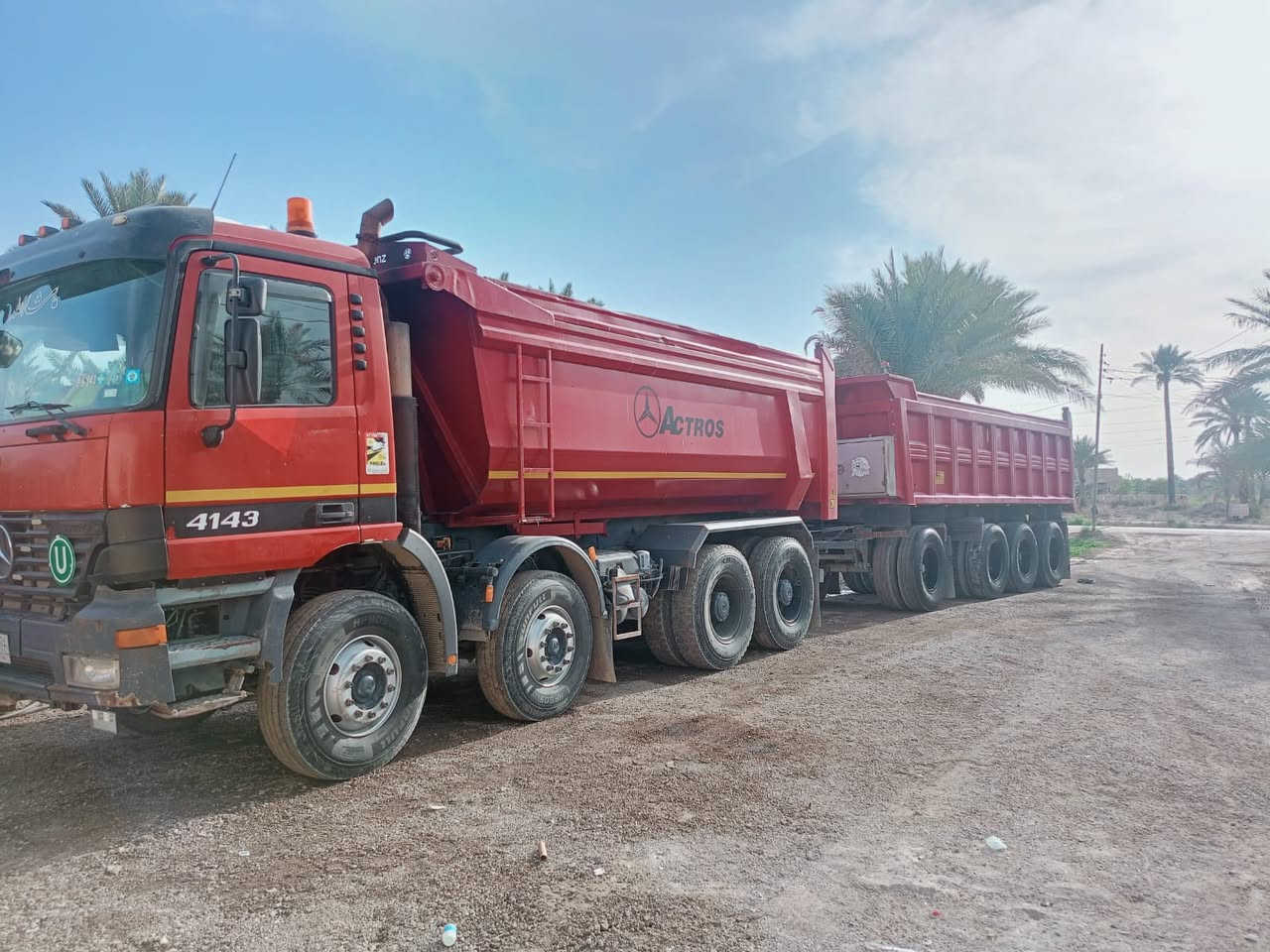 للبيع اكتروز شمعه موديل 2002 مامعلايه بموديله مربوطه قاطره ومقطوره 3لوحات تخم تاير جاهزه لعمل الاستفسار اتصل على رقم ***********
