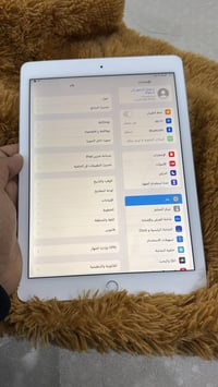 ايباد اير2  للبيع نضيف كلش هوة والتوصيل 115 وبي مجال شي قليل للتواصل و...