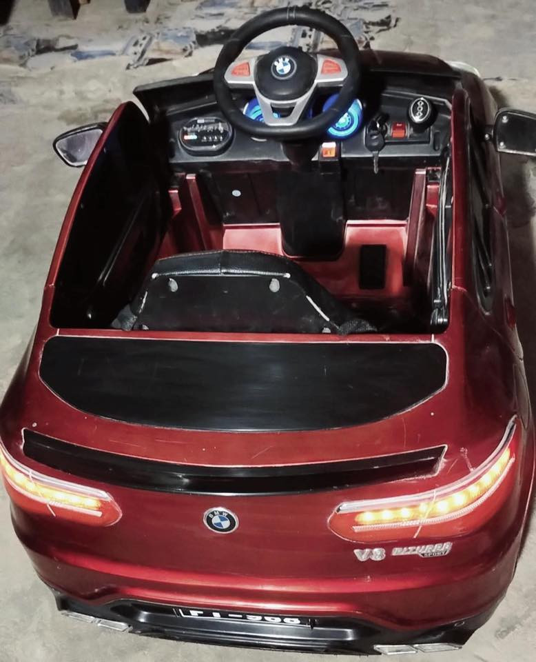 السلام عليكم 
سياره شحن BMW للبيع
بيها اغاني و تربط اواكس وبيهاا نضام هزاز السعر [150]الف مكاني ذي قار للتواصل (***********)
